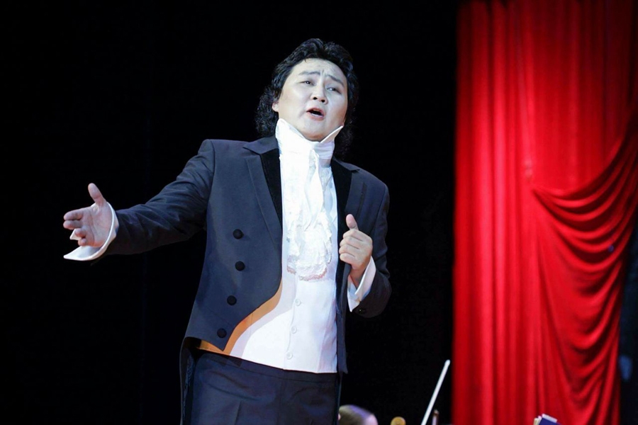 Монгол уран бүтээлч алдарт Маринский тайзнаа уран бүтээлээ толилуулна